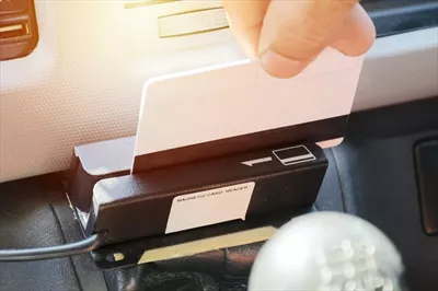 عکس نظارت بر سیستم حمل و نقل عمومی با استفاده از کارت هوشمند و GPS