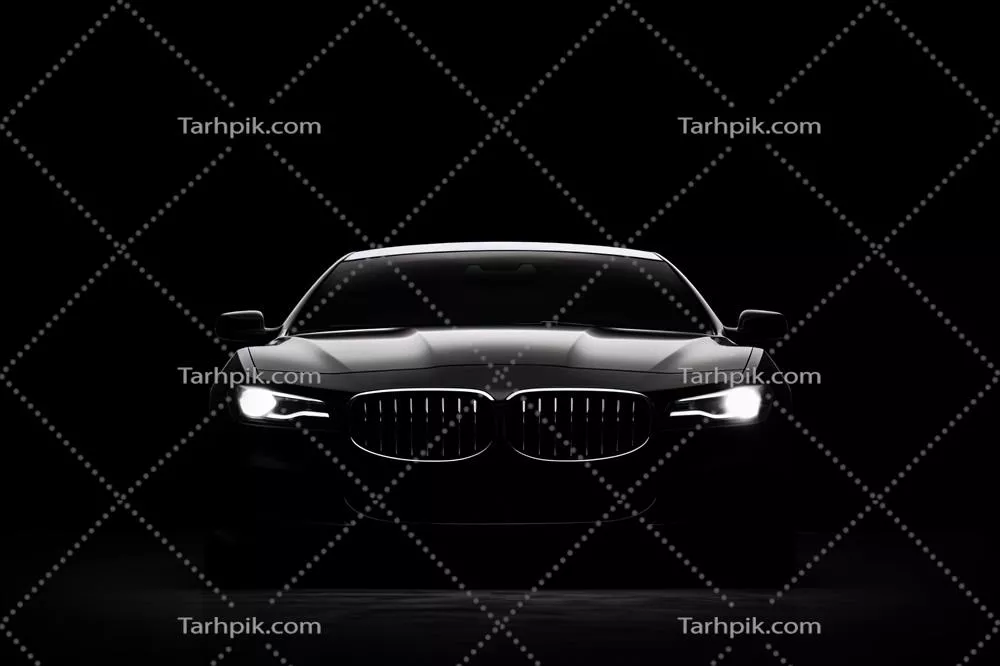 سیاهه شبحی مدرن و لوکس از یک خودروی سیاه در برابر پسزمینه سیاه