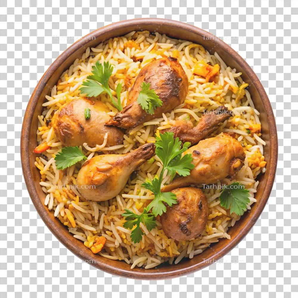 یک کاسه بریانی خوشمزه با تکههای مرغ برای لذت بردن