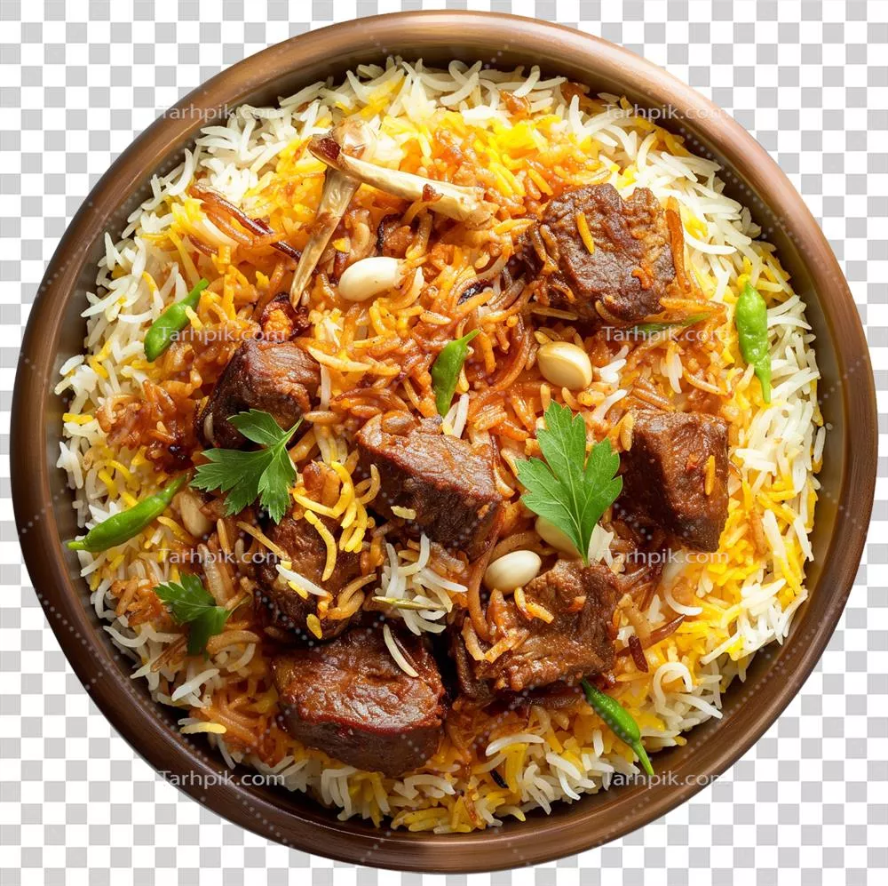 تصویری از یک بشقاب بریانی دمپخته روی پسزمینه شفاف