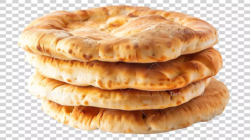 تپه‌ای مرتب از نان پیتا تازه پخته شده با زمینه شفاف