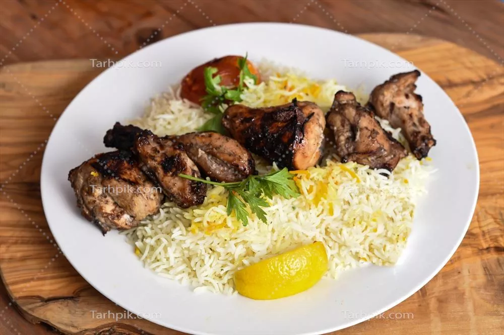 کباب جوجه با برنج و گوجه فرنگی و لیمو - غذای خانگی خوشمزه