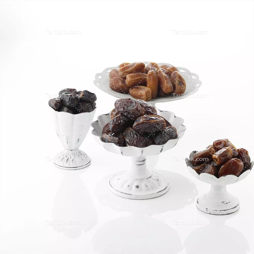 انواع خرماهای خشک شده برای منوی افطار ماه رمضان و تکمیل سفره غذا