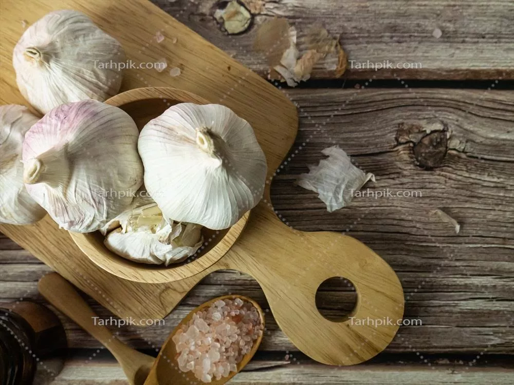سفره چوبی و سیر: مفهوم غذا یا پخت و پز در دنیای آشپزی