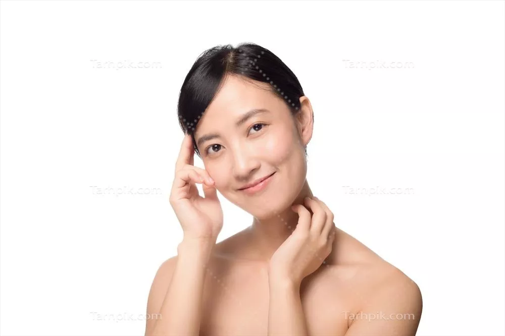 پرتره زن جوان آسیایی با پوست تمیز و تازه، مفهوم زیبایی و سلامت