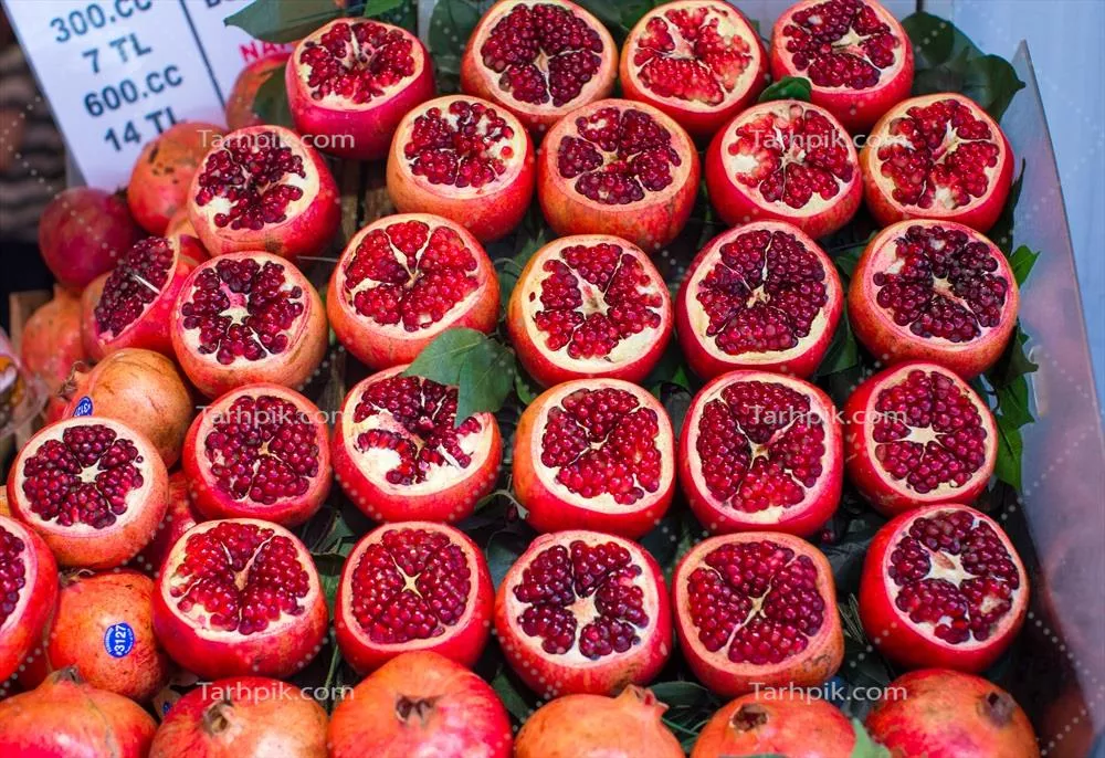 انگورهای خوشمزه در بازار کشاورزان: تجربهای از طعم و freshness