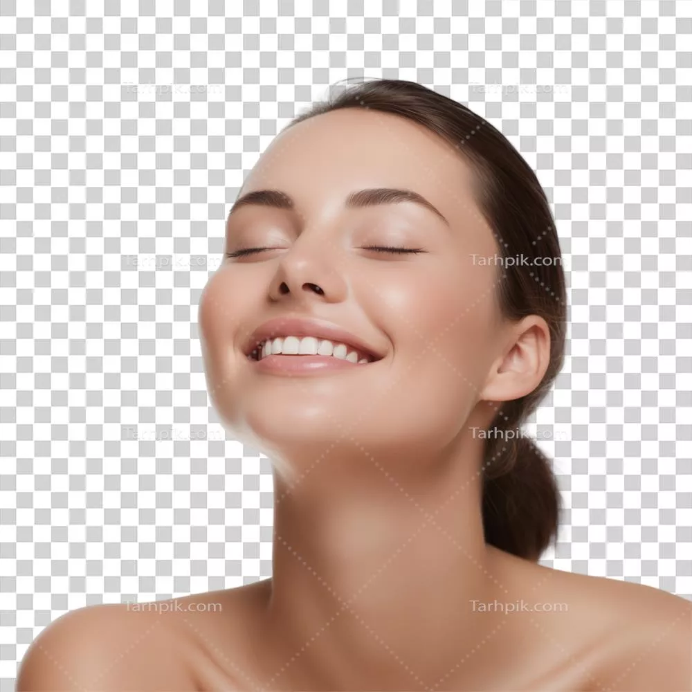 پرترهای از زن جوان و زیبا با پوست صاف و بینقص در زمینه شفاف