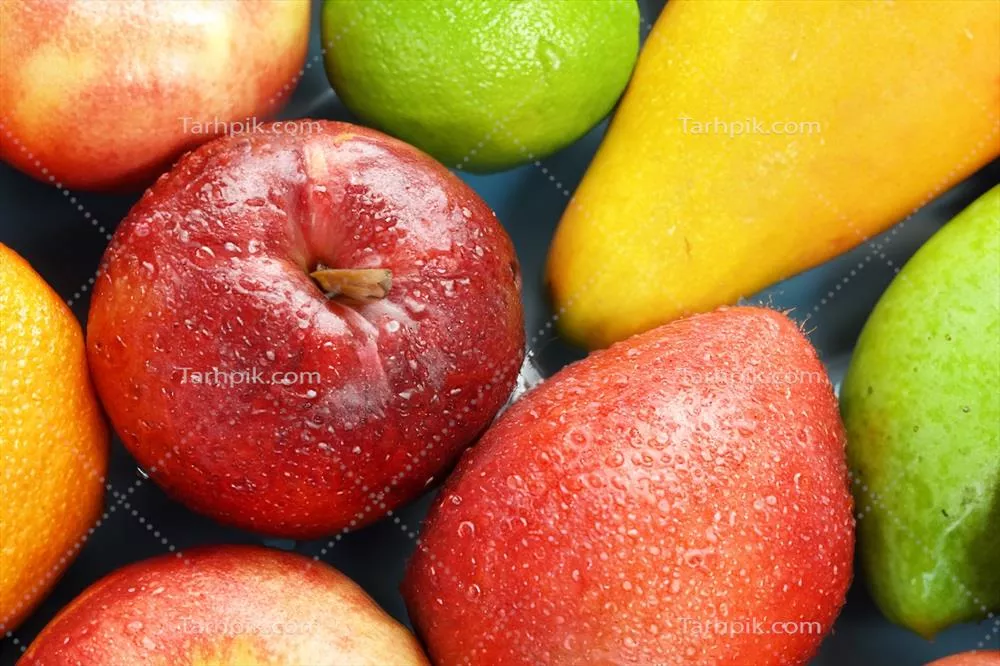 نمای زیبا از میوه‌های گرمسیری - نمایش فریبنده‌ای از نعمات طبیعت با میوه‌های رنگارنگ و عجیب و غریب