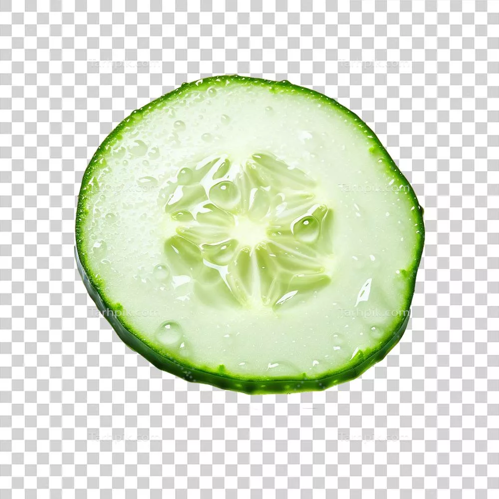 خیار تازه برشخورده و ایزوله شده بر روی پسزمینه شفاف