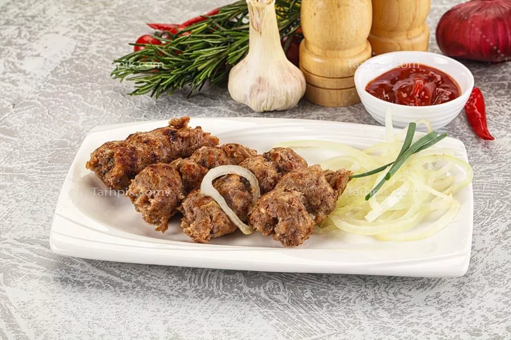 کباب گوشت گوساله با پیاز و گوشت چرخکرده لذیذ و مغذی