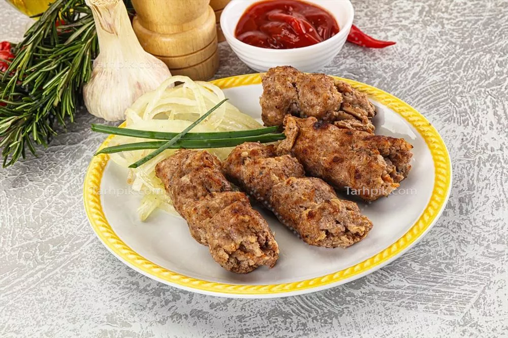 دستور تهیه کباب از گوشت چرخ کرده و پیاز با طرز تهیه آسان
