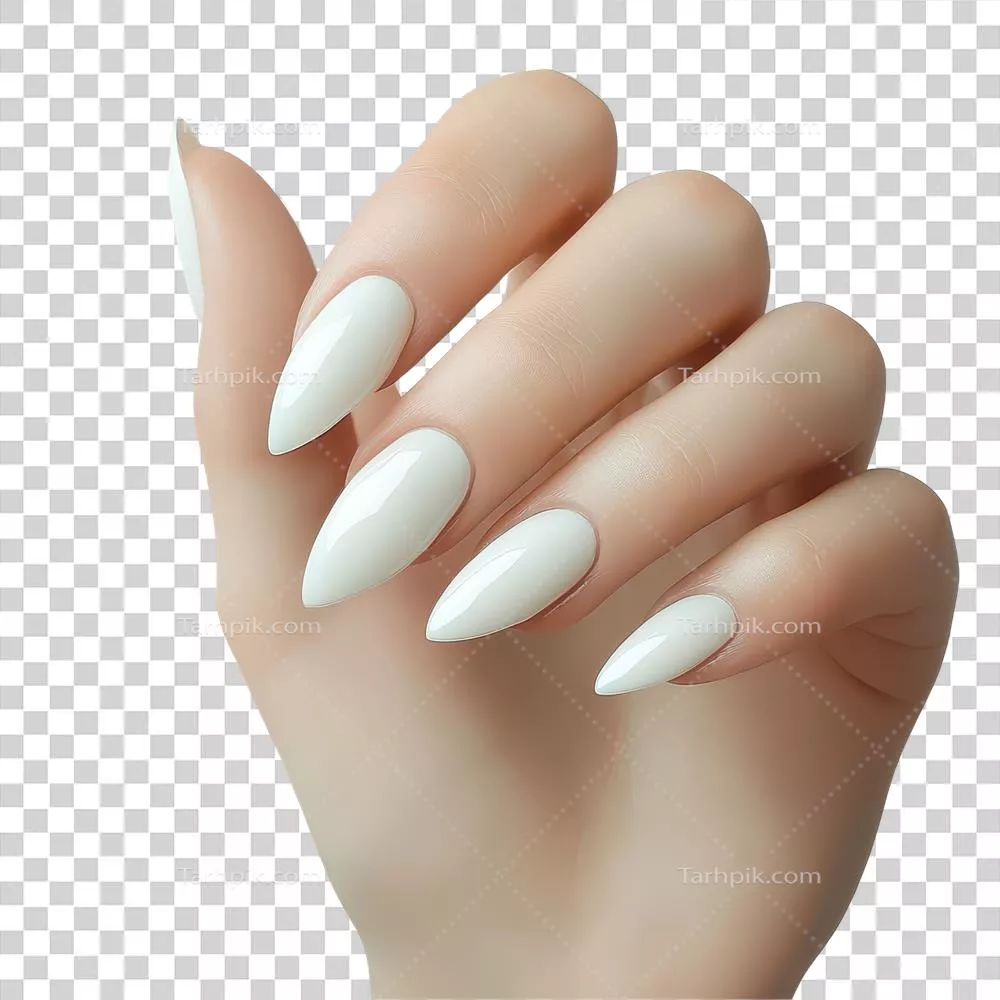 زنی با دست‌های شگفت‌انگیز و لاک زیبا در زمینه‌ای مینیمالیستی