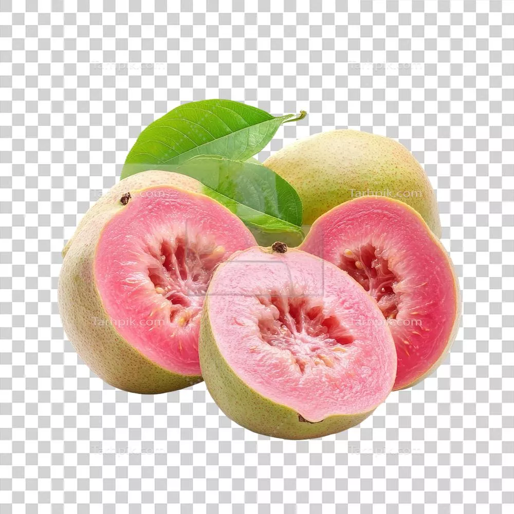 میوه های گواوا صورتی تازه با بافت و رنگ زیبا بر روی پس زمینه شفاف