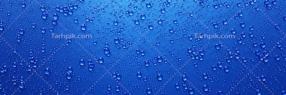 بسیاری از قطرات آب بر روی سطوح فلزی در طیفهای آبی و تیره برای پسزمینه یا والپیپر 3D