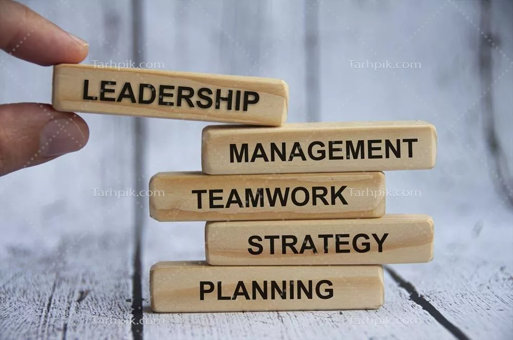 مفهوم تجاری نوشته شده بر روی بلوک های چوبی: ایده ای خلاقانه برای بازاریابی