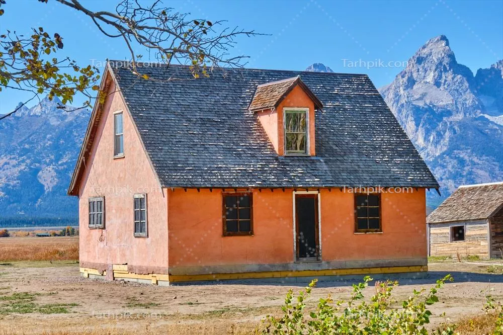 خانه صورتی در مزرعه جان مولتون در ناحیه تاریخی مومون رو، پارک ملی گرند تیتون وایومینگ