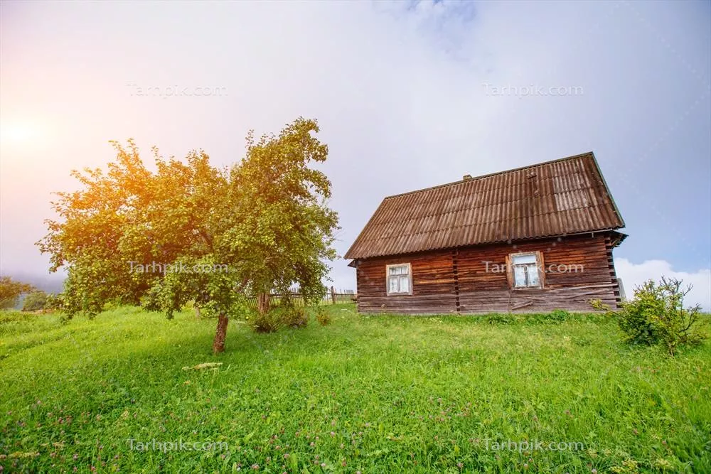خانه ای تنهایی در آسمان سبز با مناظر آرامش بخش و دلنشین