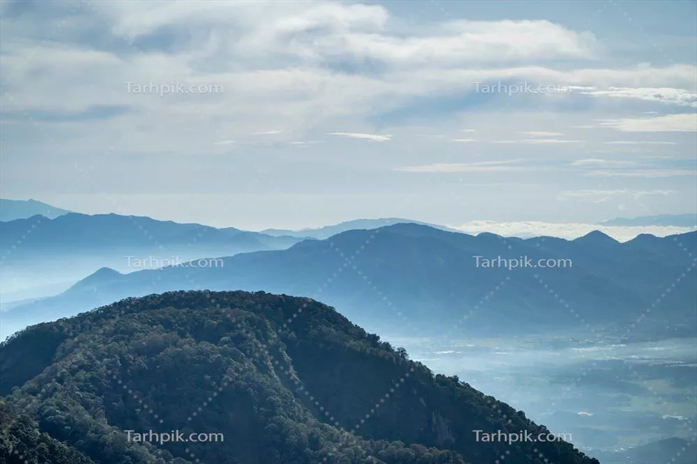 چشم‌انداز طبیعی کوه‌ها در اندونزی: زیبایی‌های مناظر کوهستانی
