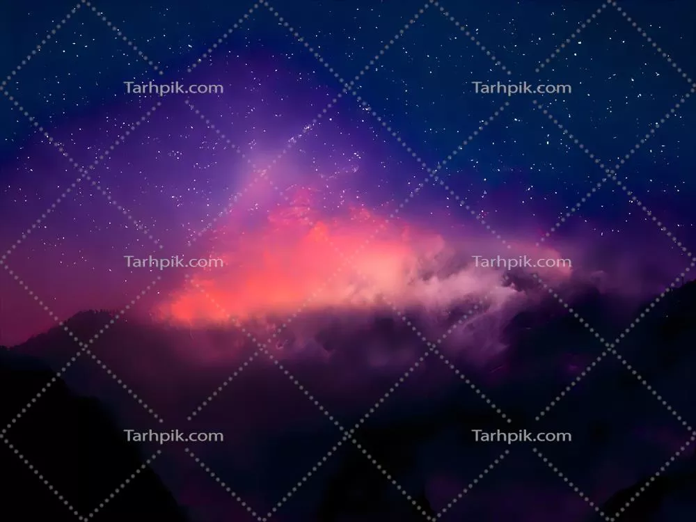 منظره رنگارنگ شب در کوه‌ها با کهکشان و نور صورتی در آسمان ستاره‌ای