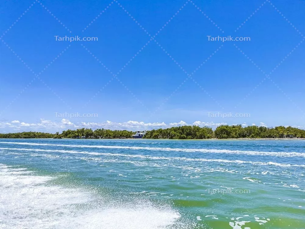 نمای پانورامیک از مناظر طبیعی جزیره هول باکس در مکزیک با آبهای فیروزهای