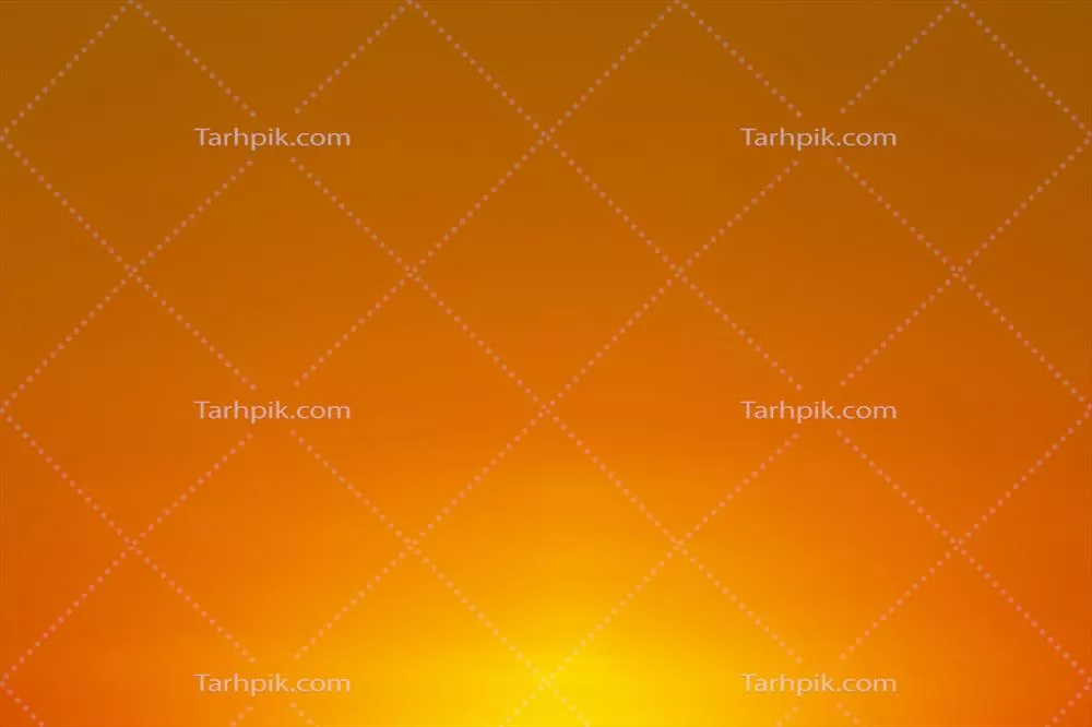 چشمانداز طبیعی با آسمان صاف در زمان غروب خورشید