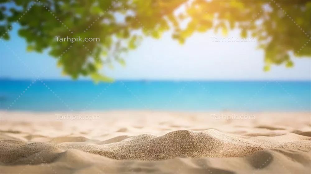 سواحل شنی زیبا و تابستانی با پسزمینه دریا و درختان مح blurry در هوش مصنوعی تولیدی