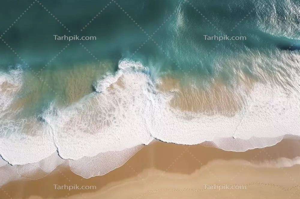 تصویر زیبای امواج اقیانوس در ساحل: تابستانی دلپذیر برای تعطیلات
