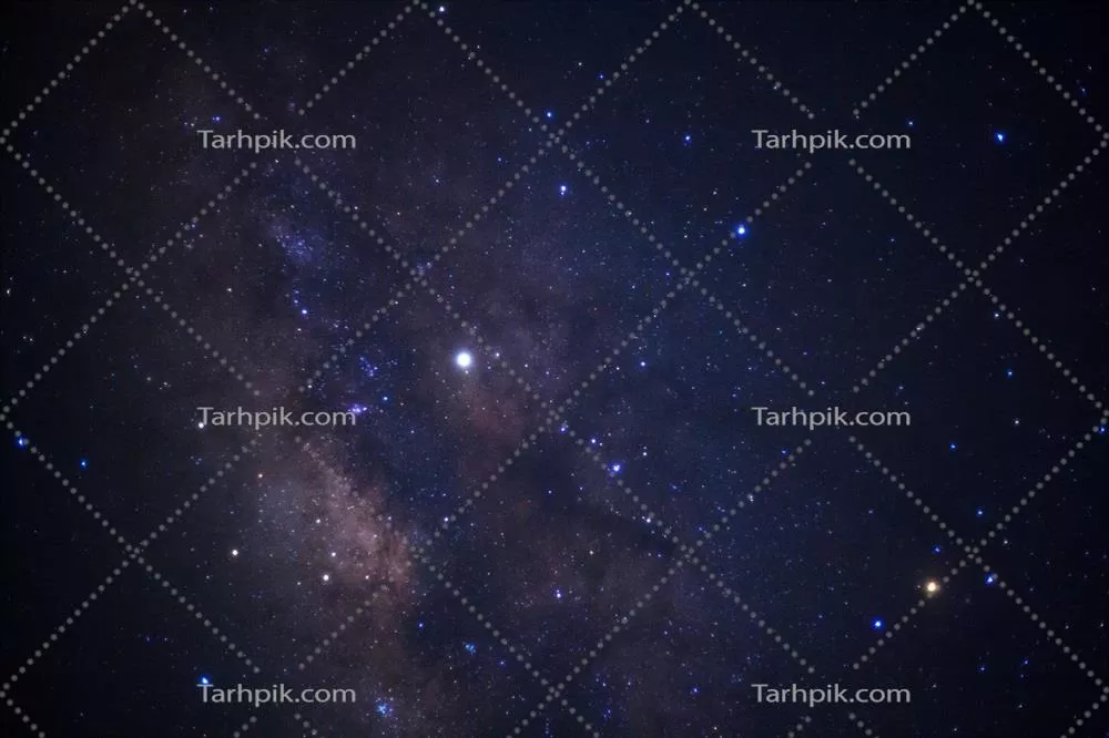 کهکشان راه شیری با ستاره ها و گرد و غبار فضایی در کائنات