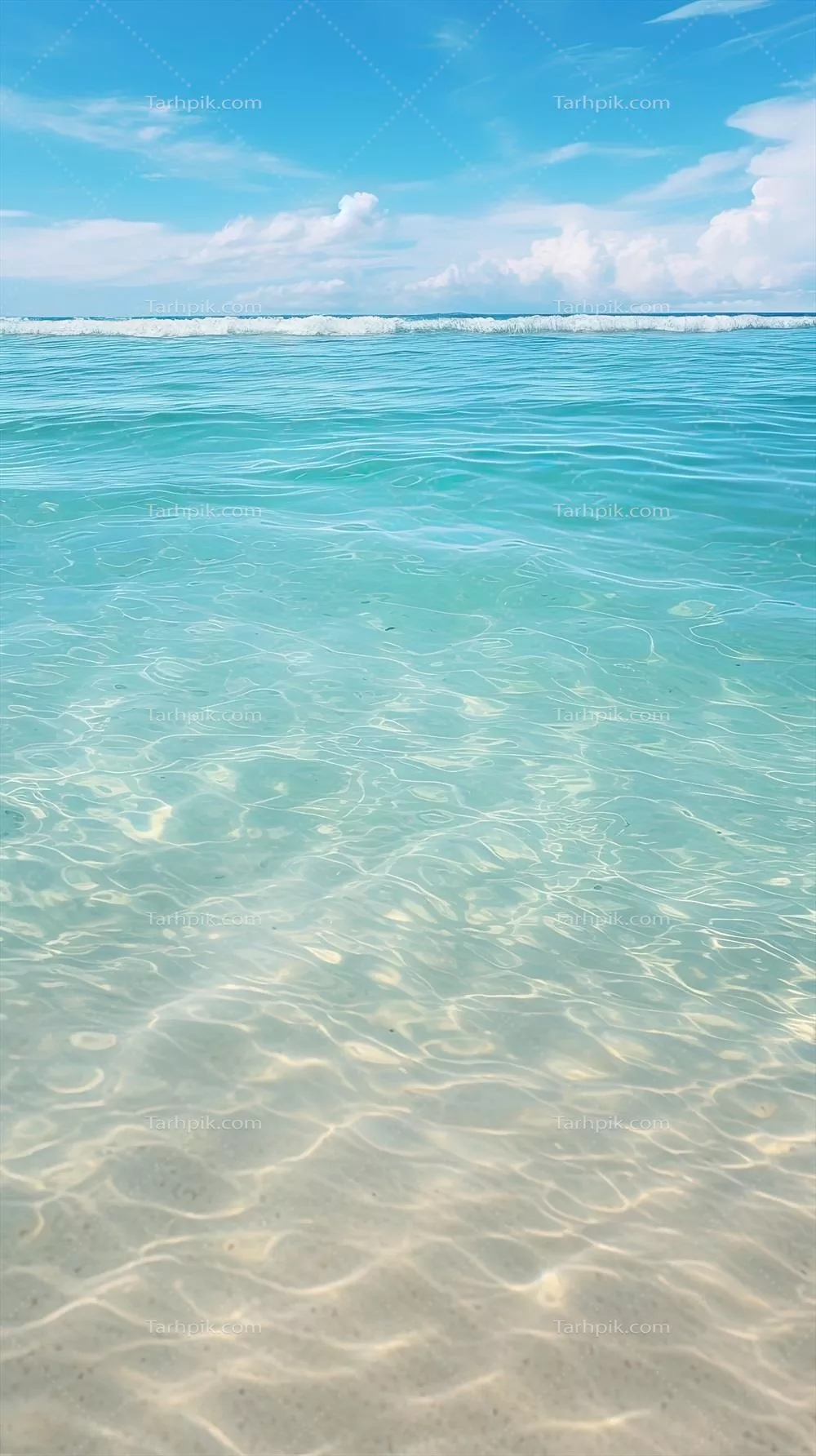 ساحل گرمسیری با شن‌های سفید و آب‌های دریای فیروزه‌ای