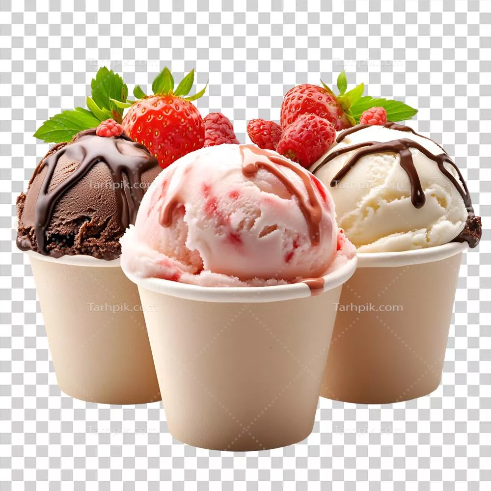 سه قاشق بستنی با طعم شکلات، توت فرنگی و سس شکلات