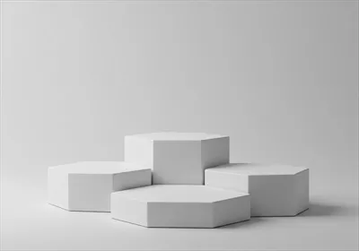 سه پایه شش ضلعی سفید روی زمینه خاکستری در فضای مدرن