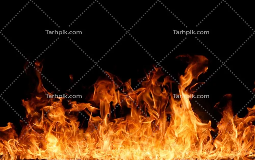 شعله های آتش بر روی پس زمینه سیاه، زیبایی و قدرت آتش را نشان می دهد