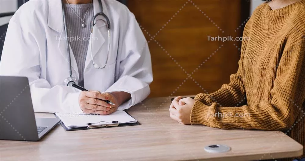 خدمات پرستاری در منزل و مراقبت از سالمندان: بررسی قلب بیمار توسط پزشک جوان
