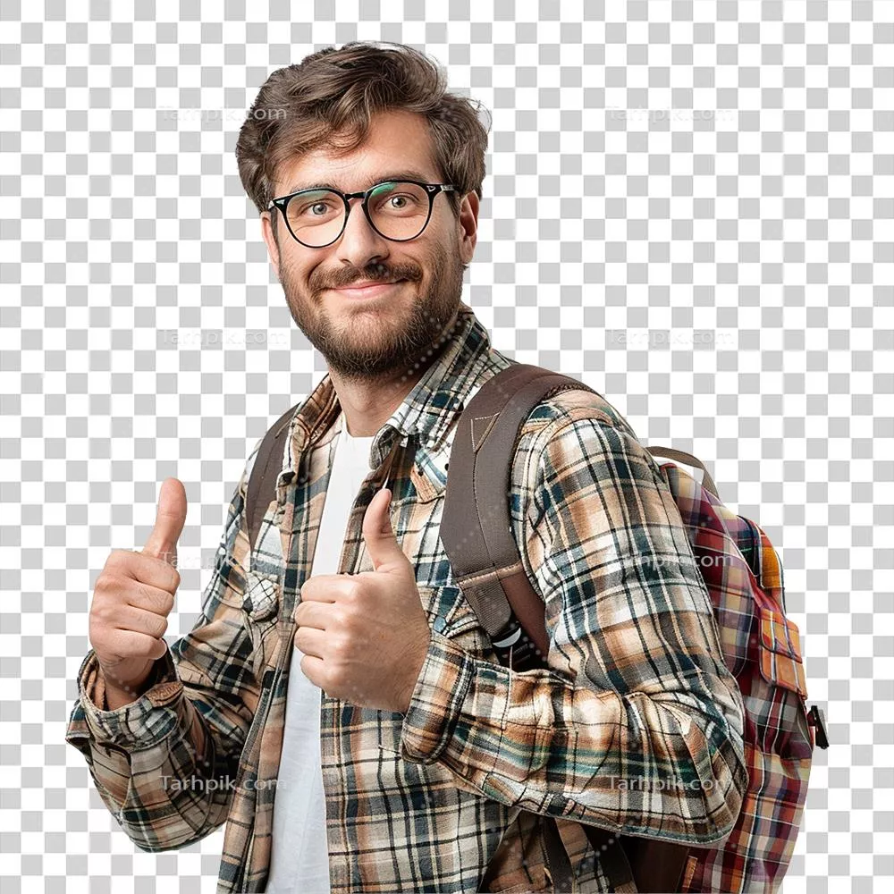 مسافر جوان خوشحال با کولهپشتی و اشاره به تایید لبخند میزند