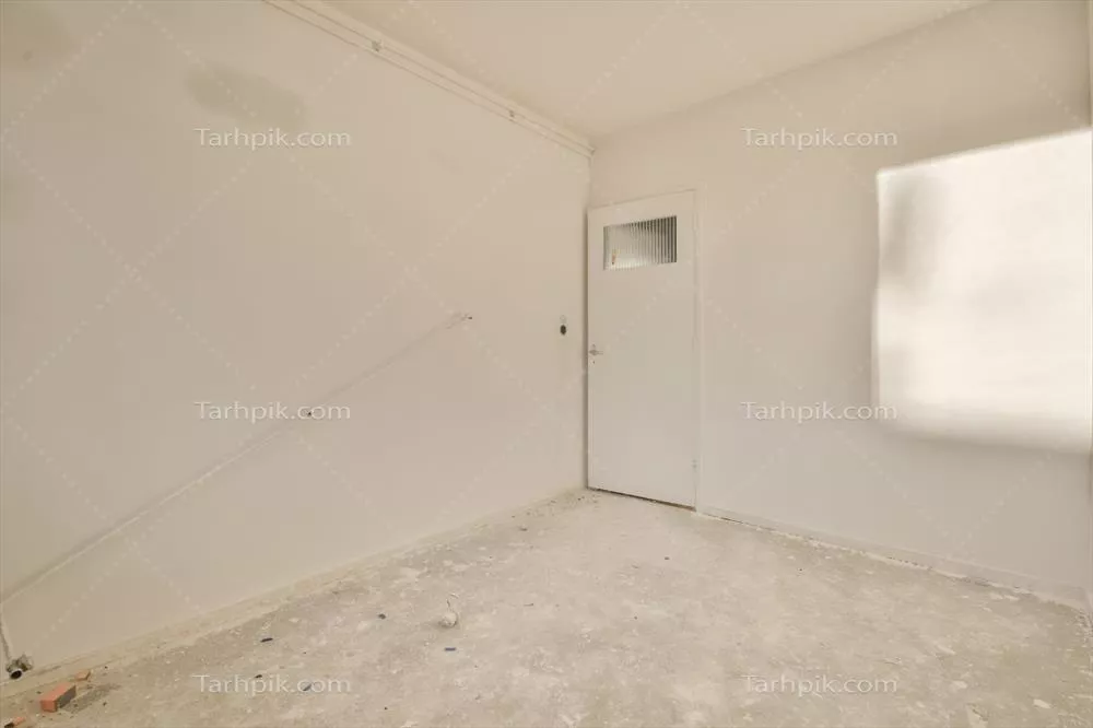 یک اتاق خالی با یک در و یک پنجره - طراحی داخلی ساده