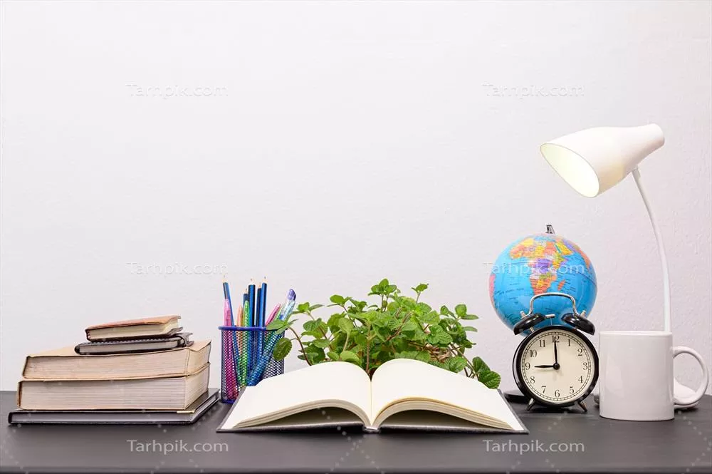 کتابهای روی میز: مجموعهای از خواندنیهای الهامبخش و آموزنده در کنار هم