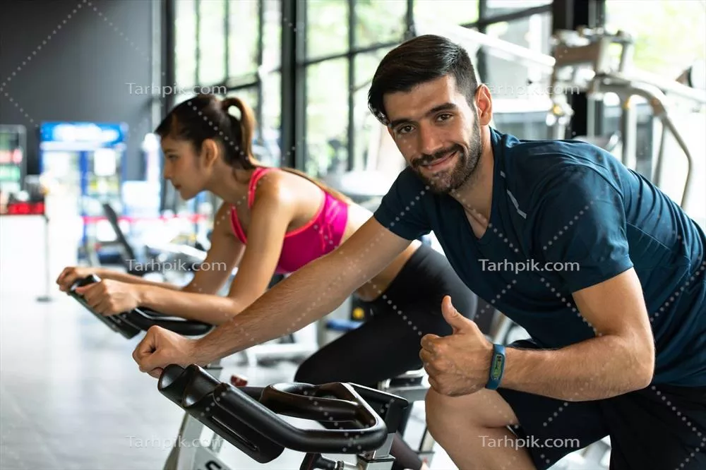 زوج‌های جوان و تمرینات بدنسازی در باشگاه برای تقویت بدن