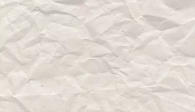 پس‌زمینه‌ی بافت کاغذ مچاله‌شده سفید برای کاربردهای متنوع