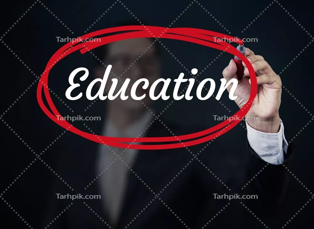 مفهوم جدید کسب و کار: دستنویس و آموزش با نشانگر قرمز بر روی تخته شفاف