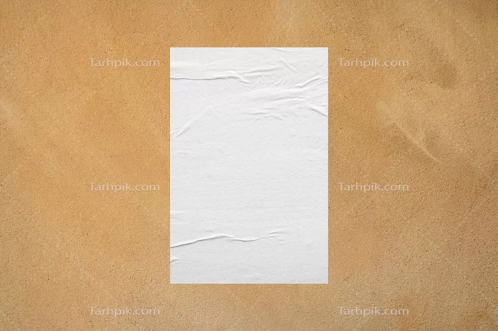 پوستر خالی از کاغذ چسبانده شده با گچ بر روی دیوار بتن رنگ سفید