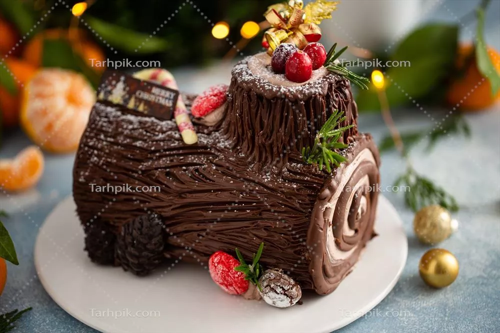 کیک چوب یول با فروسینگ شکلاتی برای جشن کریسمس و سال نو