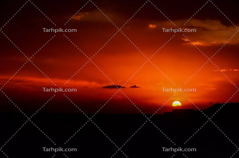 چشمانداز زیبا از غروب خورشید در افق آرامشبخش