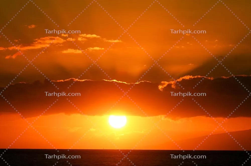 تماشای غروب زیبا با چشماندازهای خیرهکننده در طبیعت