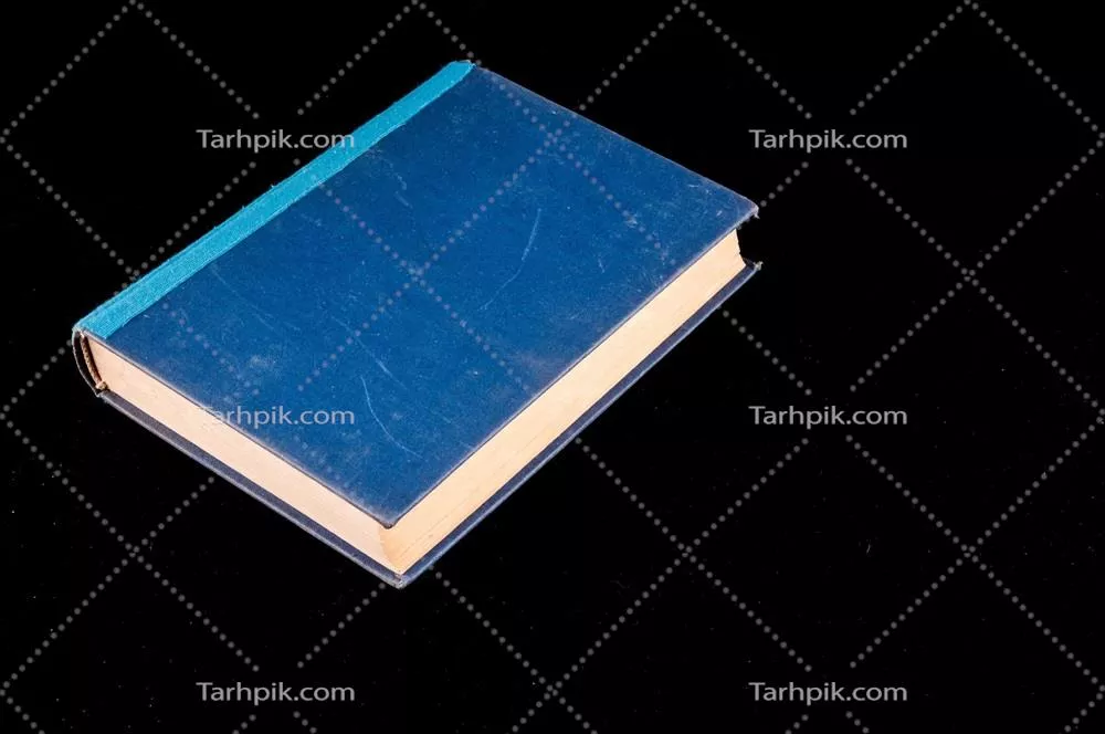 کتاب روی پسزمینه سیاه: بررسی زیباییها و خلاقیتها در طراحی پوشش کتاب
