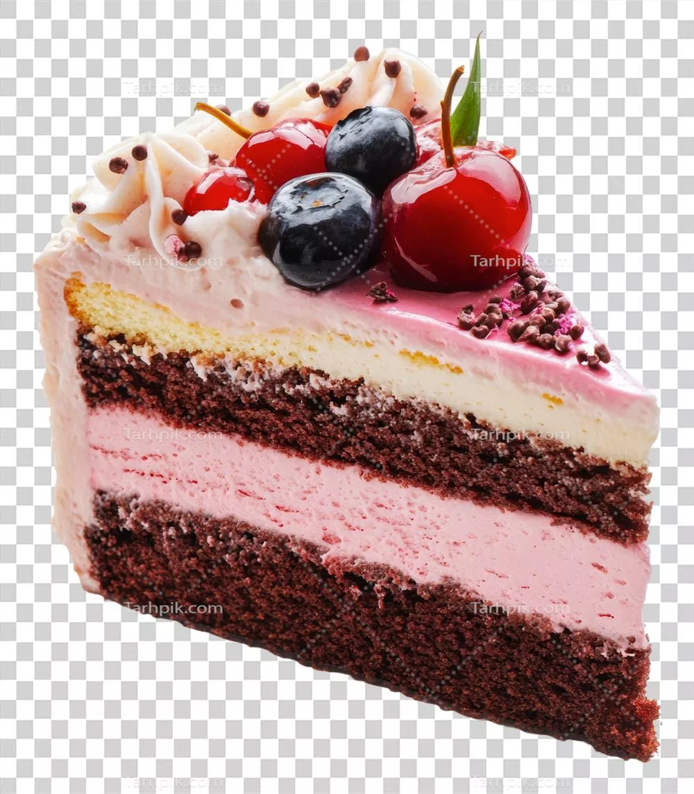 برش کیک شکلاتی با توت فرنگی و بری های تازه و خوشمزه