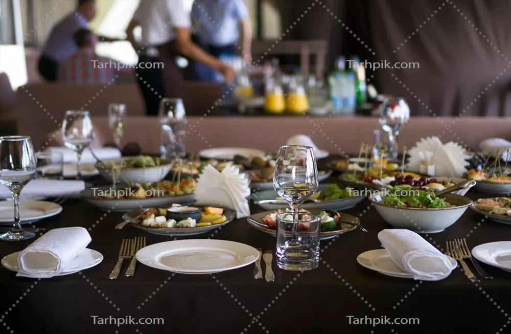 مجموعه‌ای از غذاهای متنوع برای گردهمایی و مهمانی‌های بزرگ