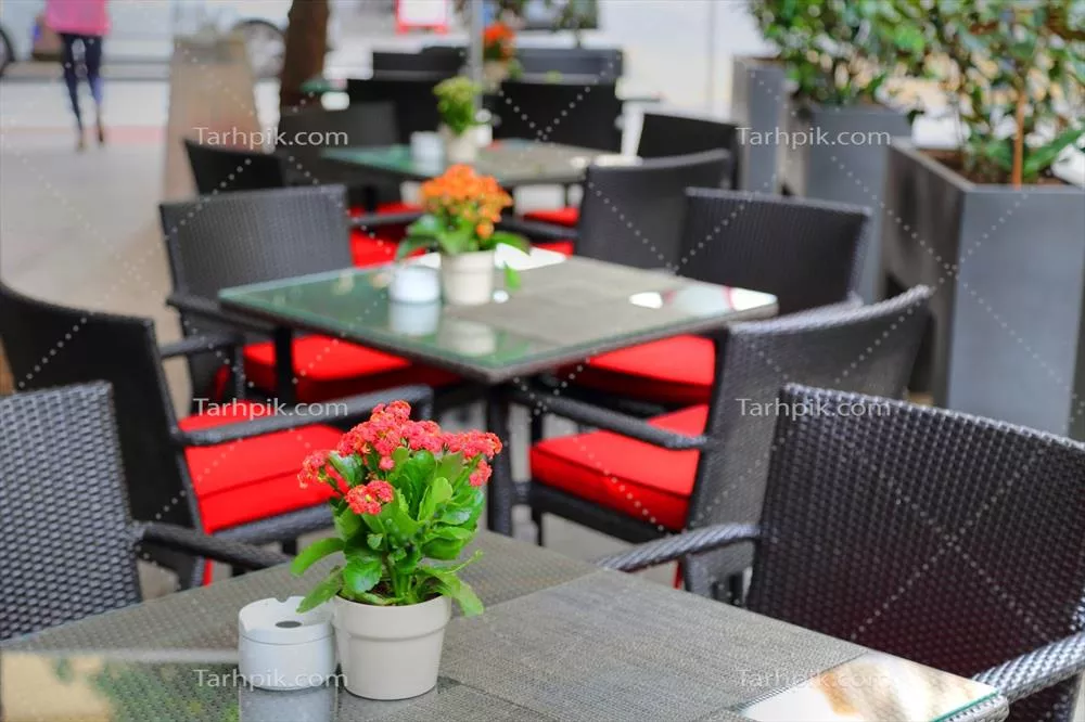 شام رمانتیک در رستوران خیابانی در سویا برای زوج‌های عاشق