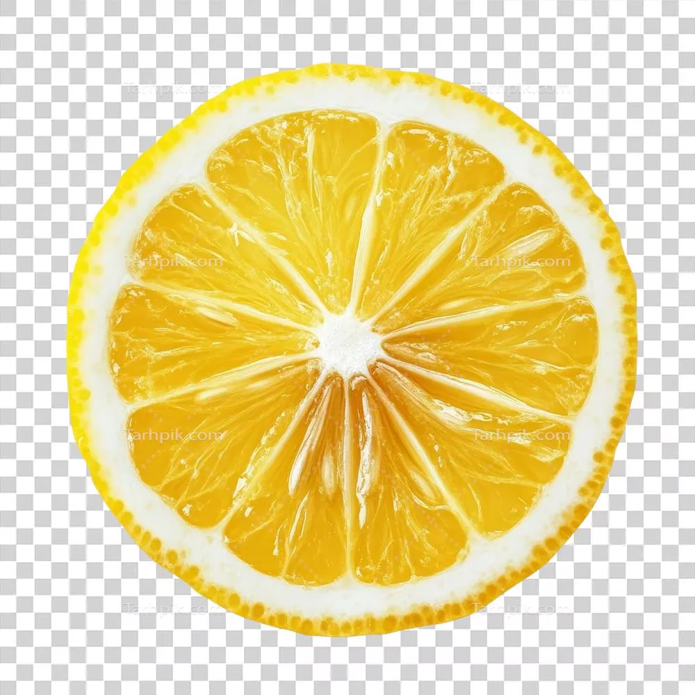 برش تازه لیمو با رنگ زرد درخشان و بافت آبدار در پس زمینه شفاف