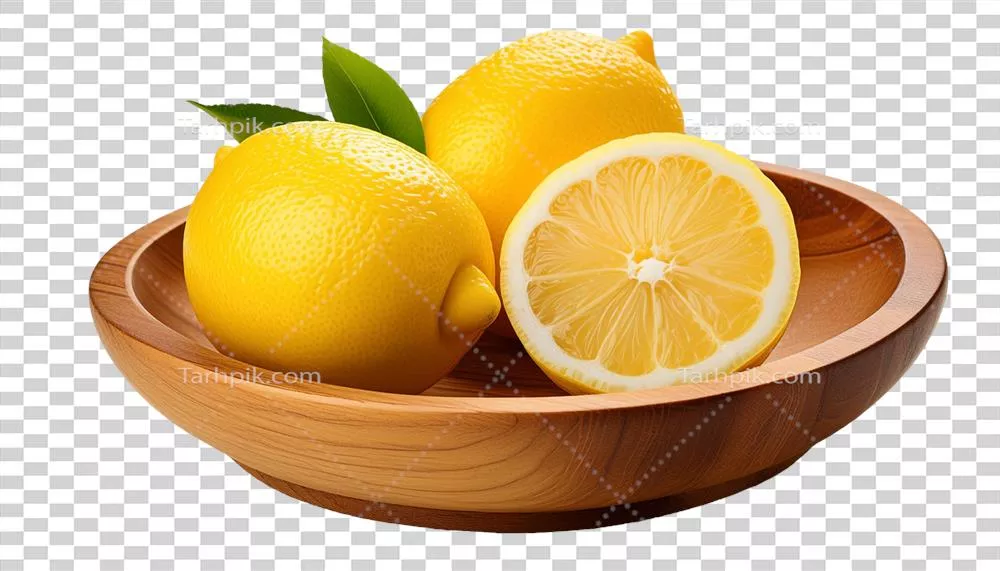 لیموهای تازه و کاملاً باز زرد روی یک صفحه چوبی
