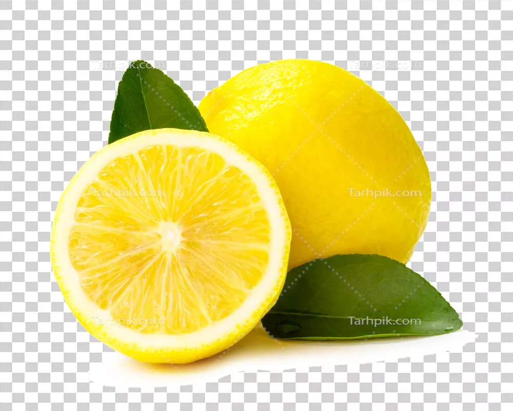 نمای نزدیک و نمای روبرو از لیمو زرد تازه با نصف و برگ ها به صورت ایزوله با مسیر برش و سایه